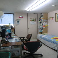 �N���j�b�N�f�@���ł��B2�f����܂��B